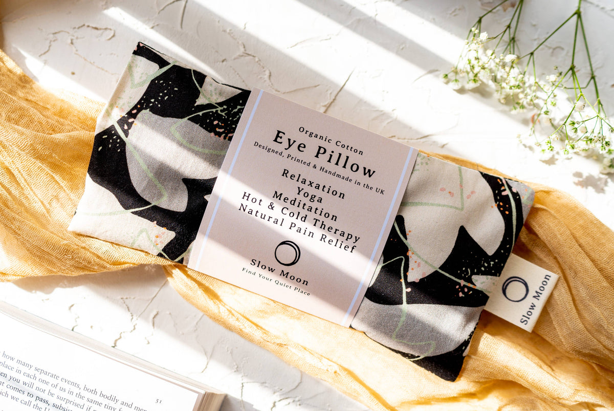 Organic Cotton Eye Pillow for Relaxation and Yoga - Cosmos - BohoDreaming